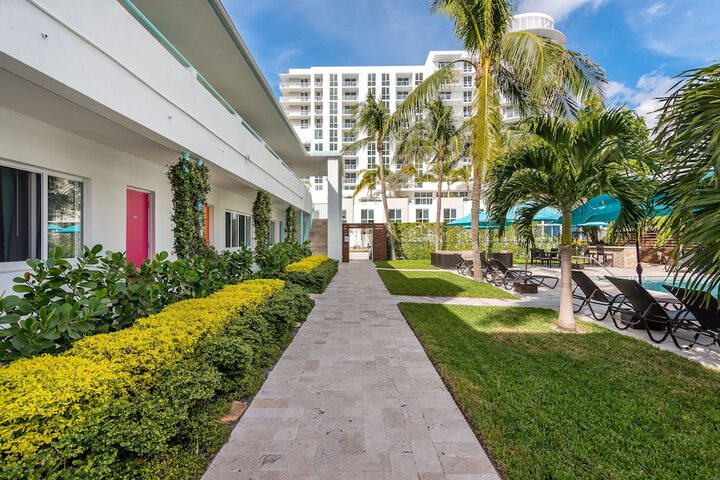 Hotel Exterior 31 of 31