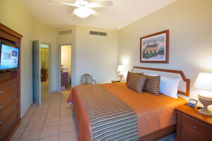 Room 8 of 90