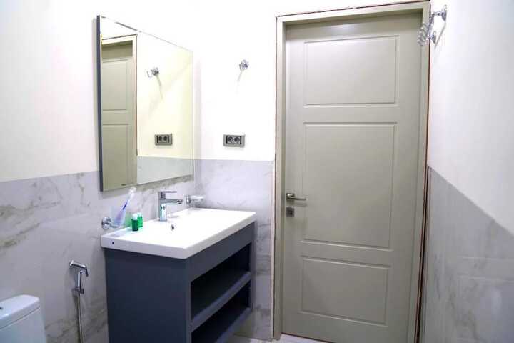 Room 13 of 28
