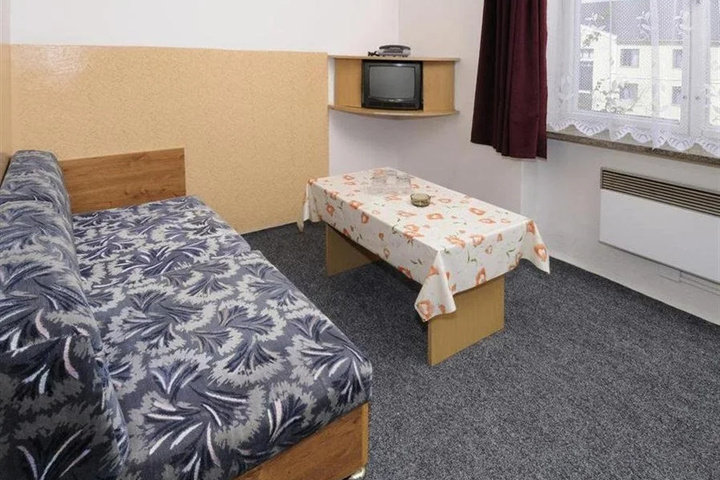 Room 4 of 19