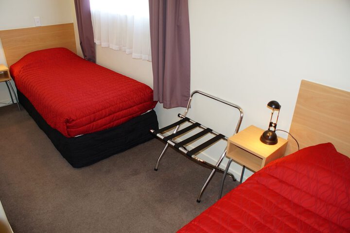 Room 5 of 75