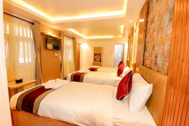 Room 32 of 66