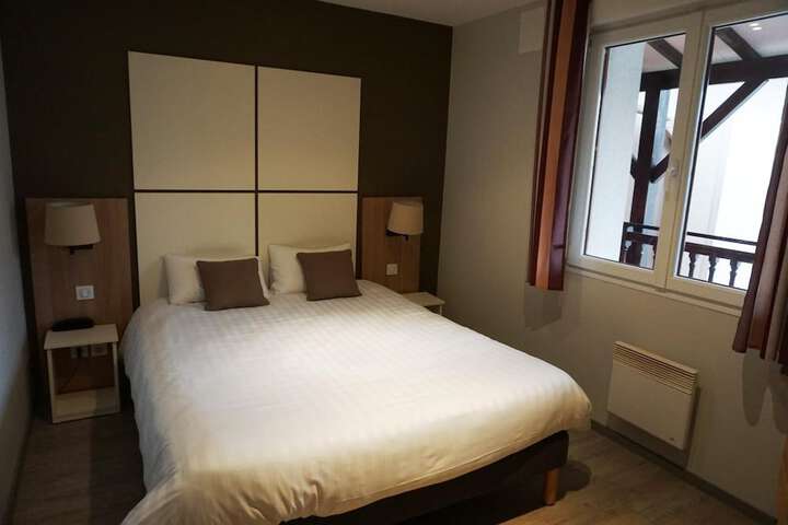 Room 17 of 46