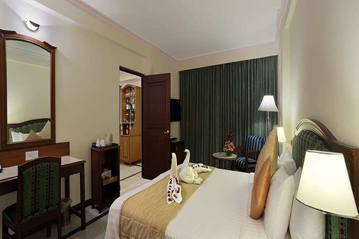 Room 9 of 48