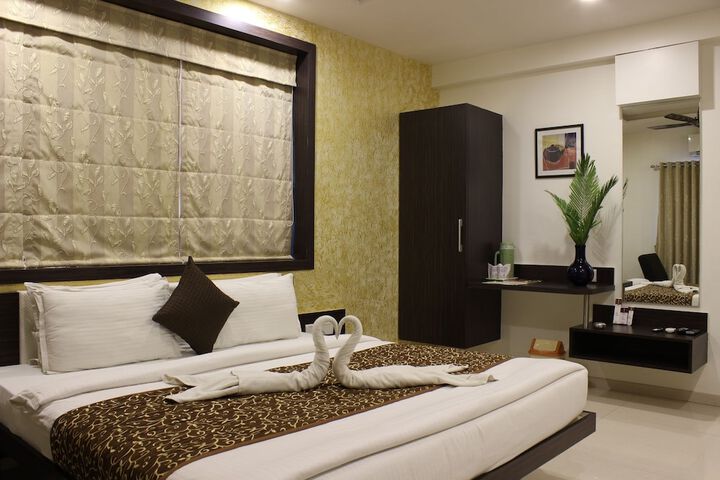 Room 16 of 36