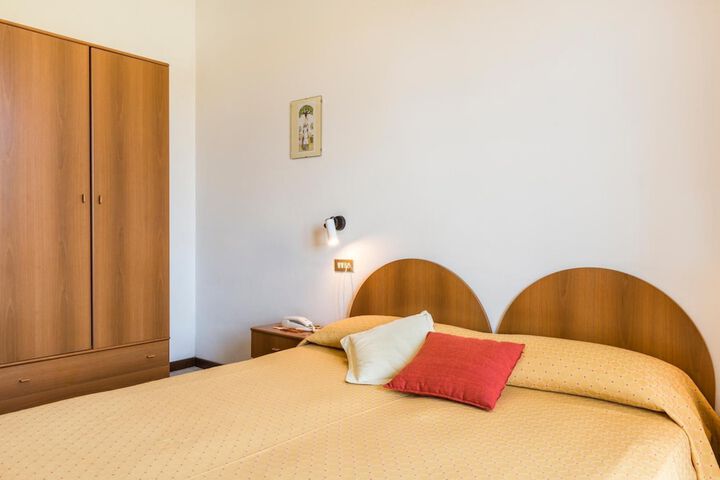 Room 22 of 60