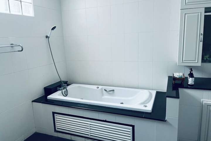 Room 76 of 112