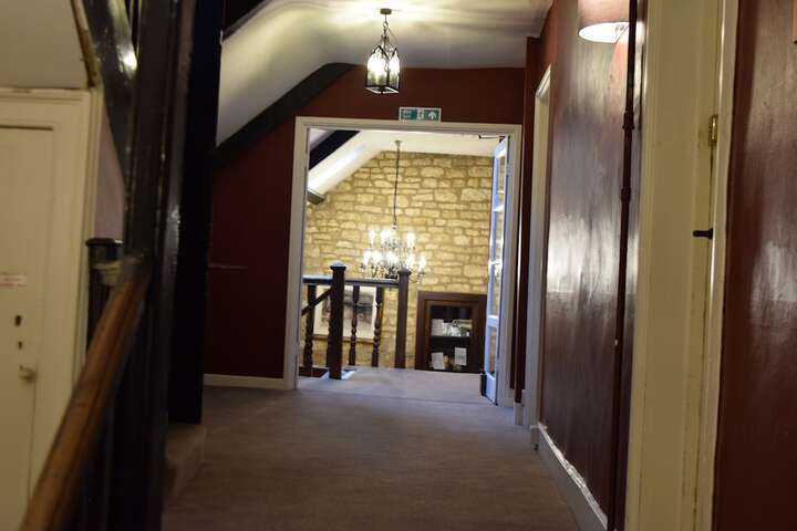 Ballroom/Hall 72 of 77