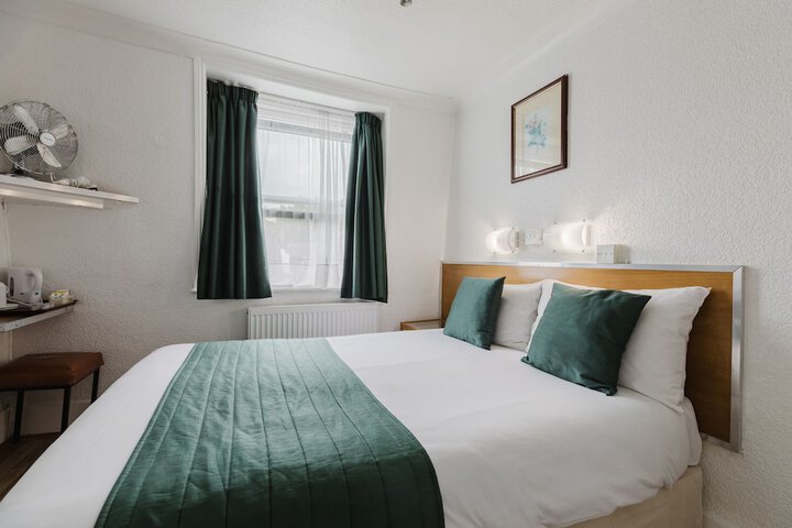 Room 20 of 107