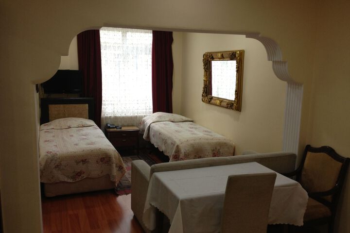 Room 13 of 35