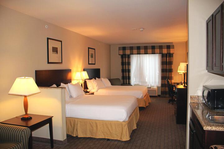 Standard Room, King or Two Doubles (2 of 2)