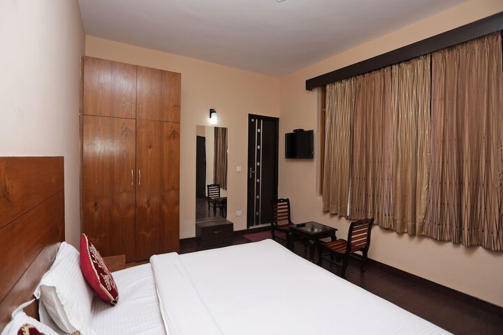 Room 9 of 14