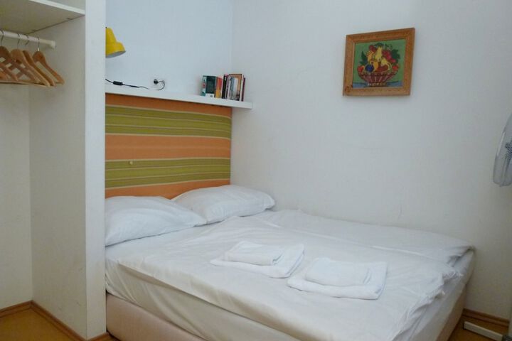 Room 22 of 108