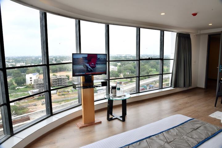Room 10 of 61