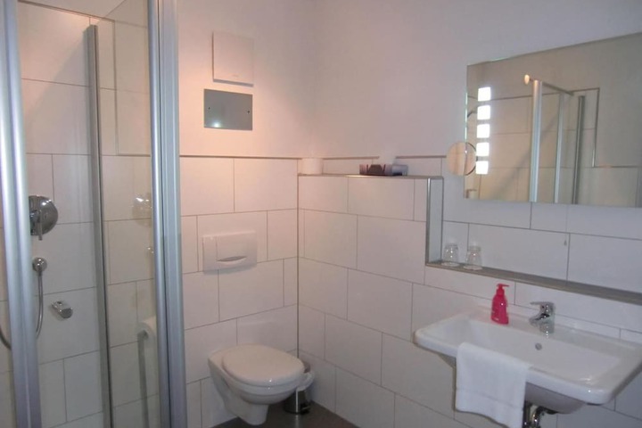 Room 33 of 58