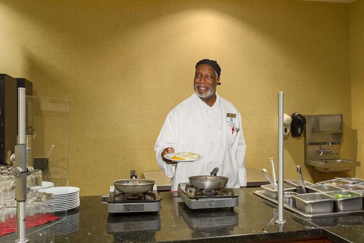 Dining 45 of 68