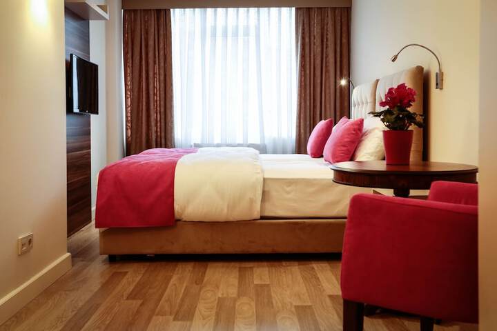 Room 9 of 46