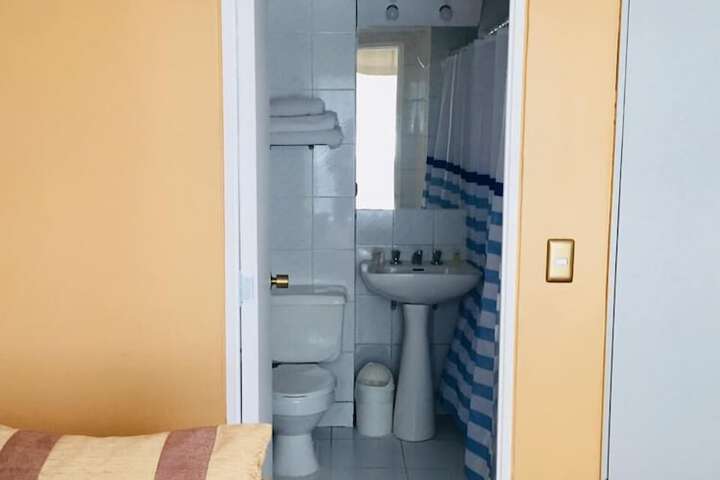 Room 9 of 40
