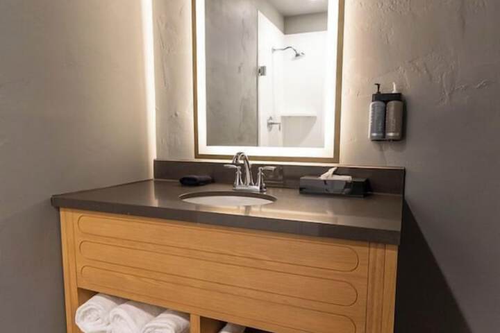 Room 32 of 56