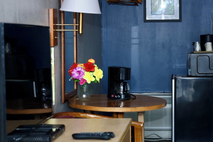 Room 16 of 32