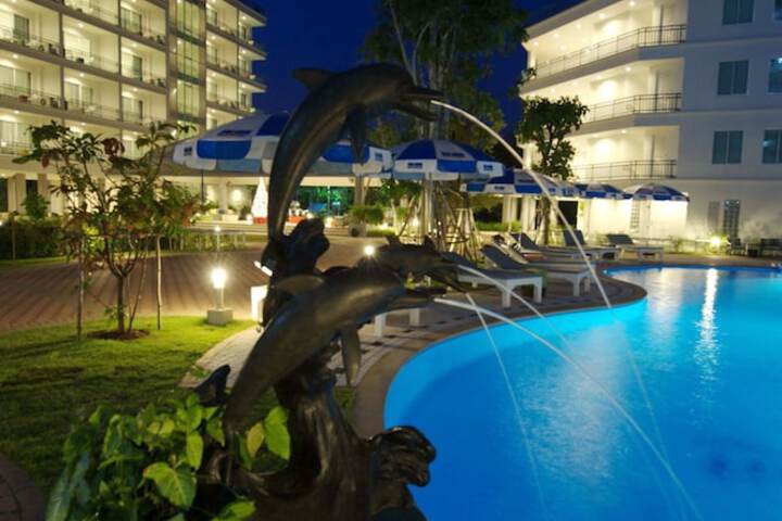 Pool 75 of 104