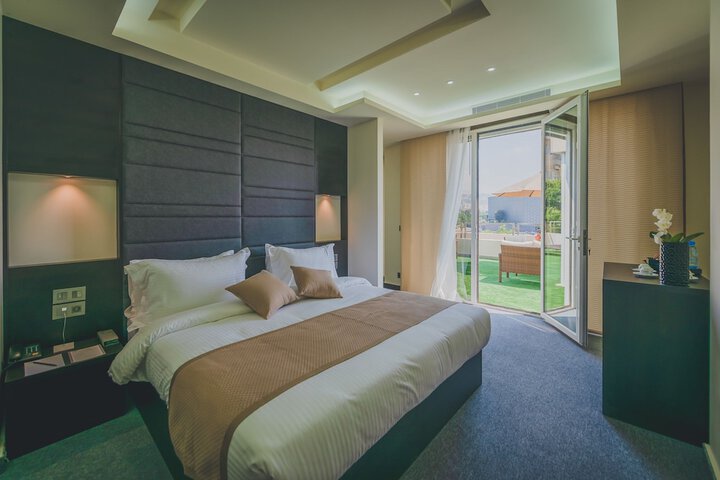Room 14 of 60