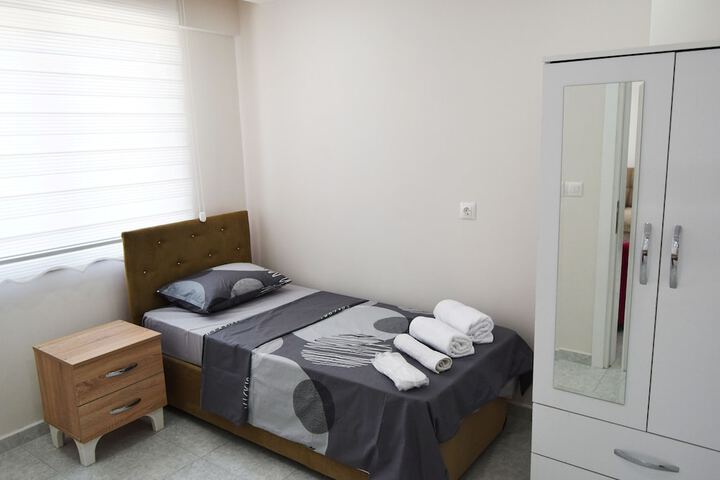 Room 2 of 16