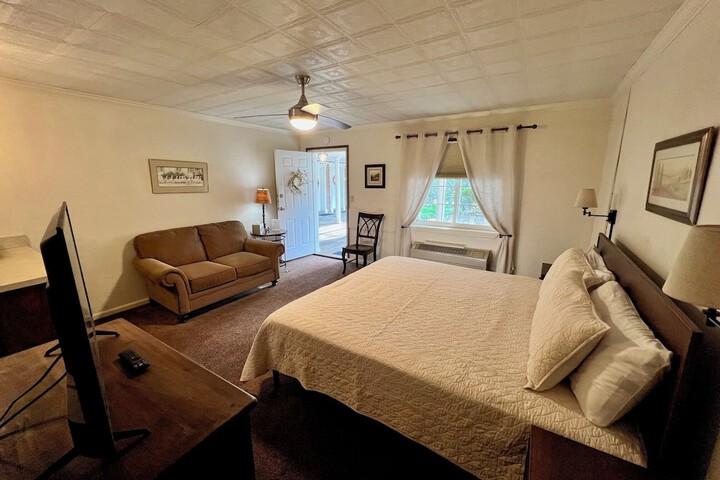 Room 29 of 77
