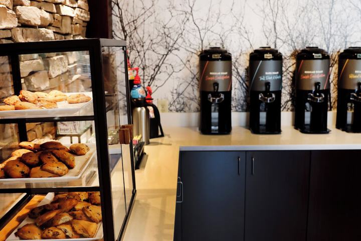 Breakfast/Coffee Service 48 of 64