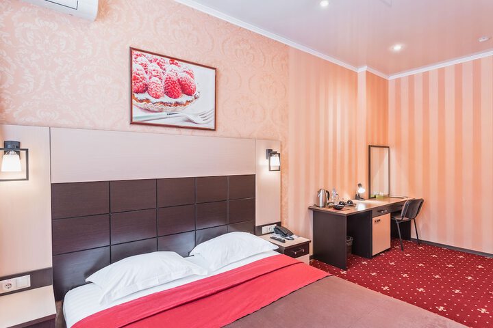 Room 9 of 82