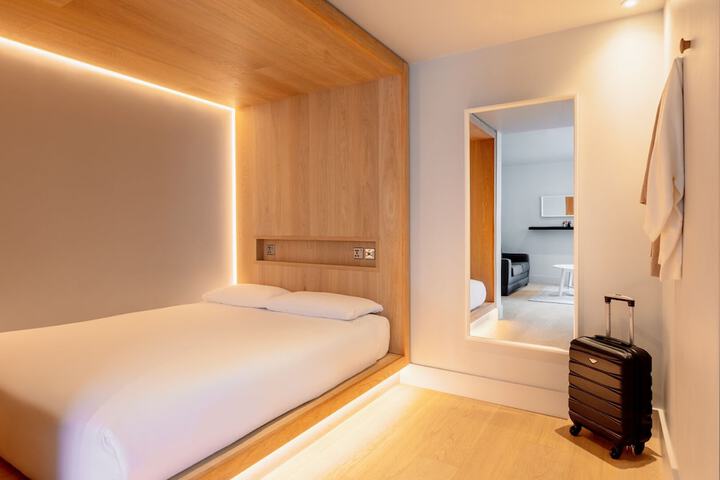 Room 15 of 49