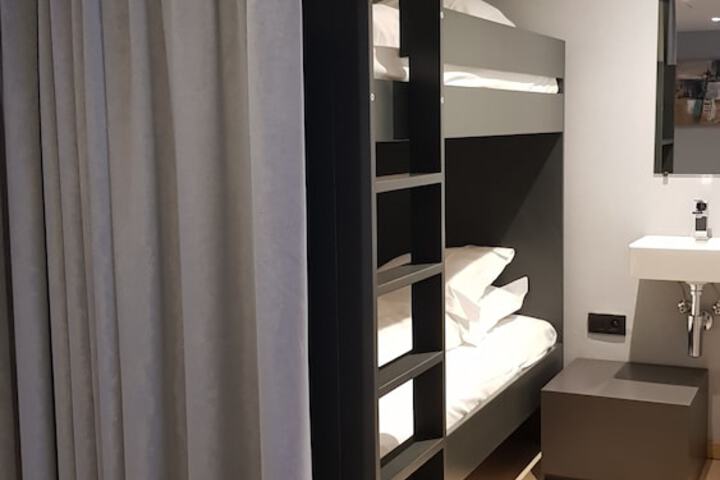 Room 26 of 101