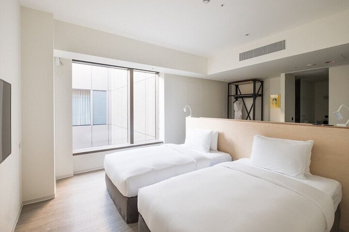 Room 34 of 66