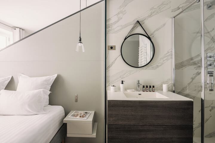 Room 63 of 78