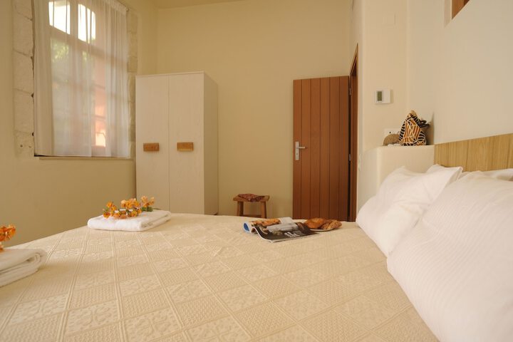Room 10 of 46