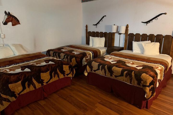 2 Queen Size Bed Room (4 of 4)