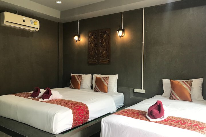 Room 18 of 107