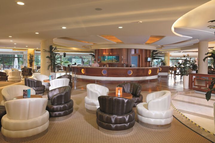 Lounge 66 of 80