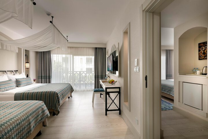 Room 43 of 171