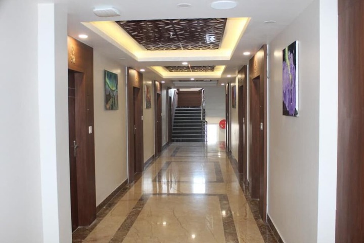 Ballroom/Hall 36 of 39