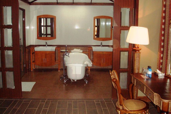 Room 4 of 61