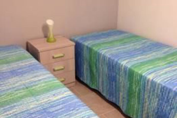 Room 14 of 25
