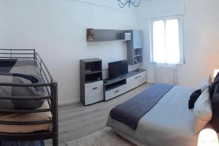 Room 5 of 14