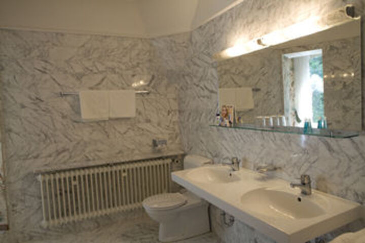 Room 3 of 29