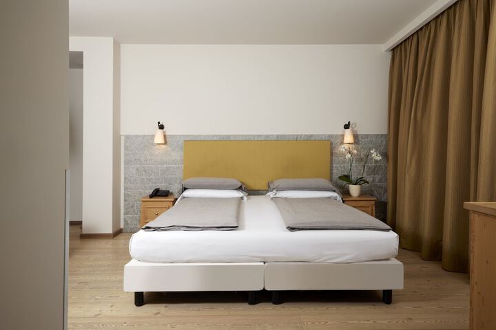 Room 40 of 73