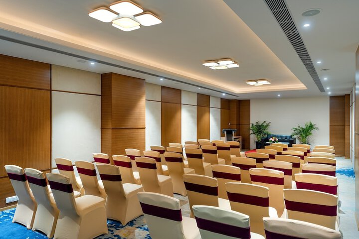 Ballroom/Hall 51 of 53