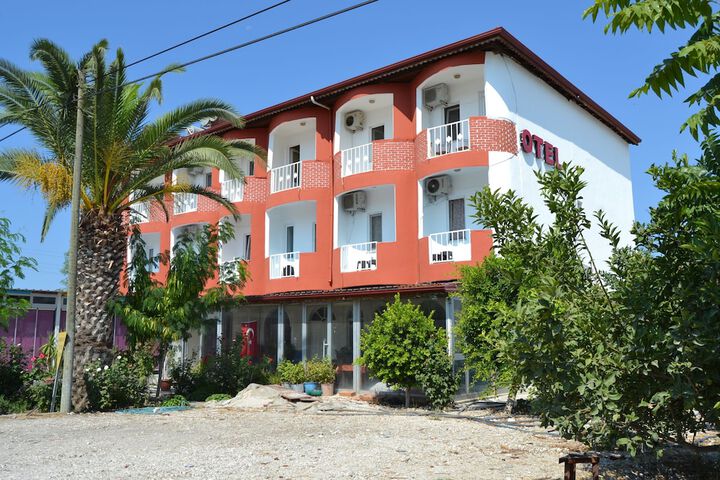 Hotel Exterior 40 of 41
