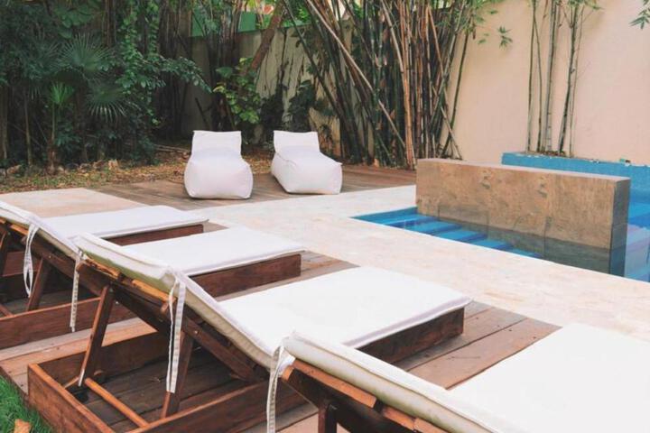 Pool Hotel