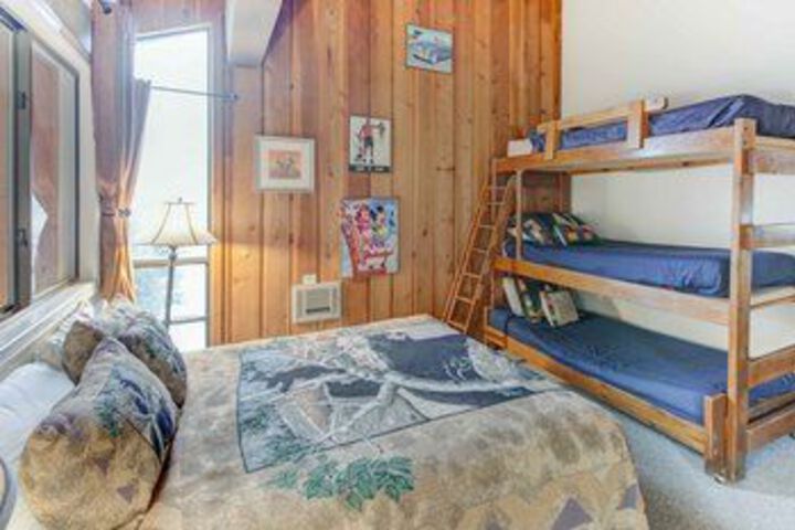 Room 7 of 19