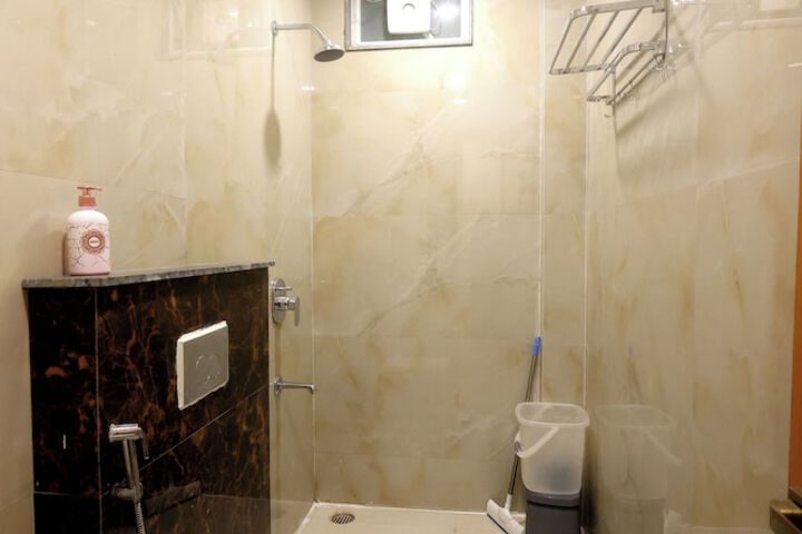 Room 16 of 26